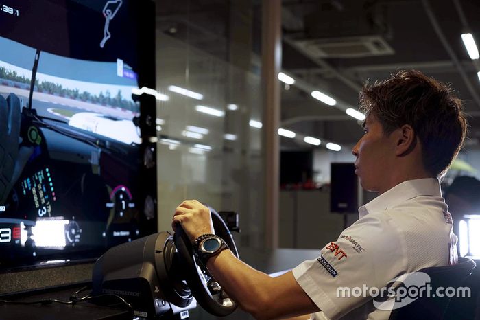 Kamui Kobayashi, Toyota, prueba el GT Sport