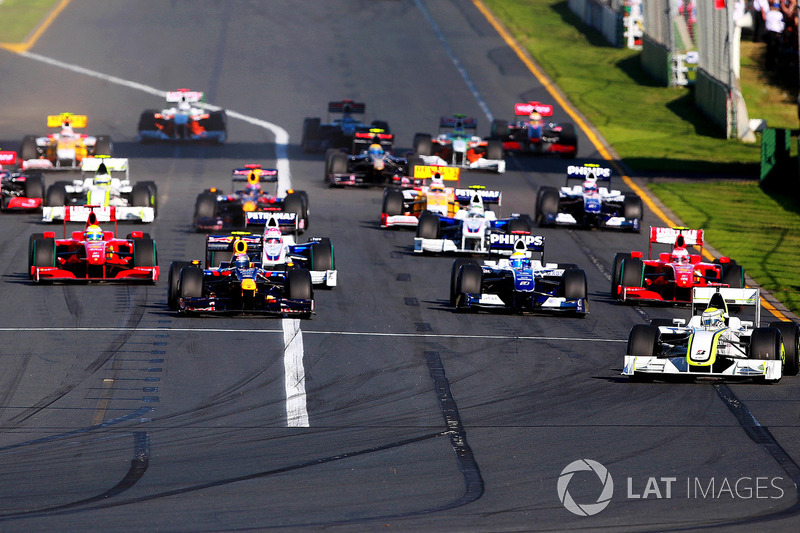 Jenson Button, Brawn Grand Prix BGP 001 lidera al inicio de la carrera