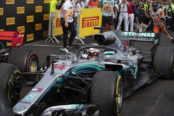 Race winner Lewis Hamilton, Mercedes-AMG F1 W09 in parc ferme