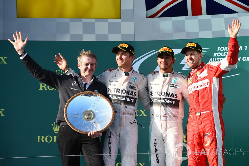 2015. Подіум: 1. Льюіс Хемілтон, Mercedes. 2. Ніко Росберг, Mercedes AMG. 3. Себастьян Феттель, Ferrari