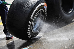 Nettoyage de pneus Pirelli