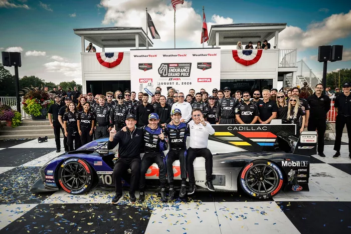 #10 Cadillac Wayne Taylor Racing Cadillac V-Series.R: Ricky Taylor, Filipe Albuquerque, Dr. Eric Warren