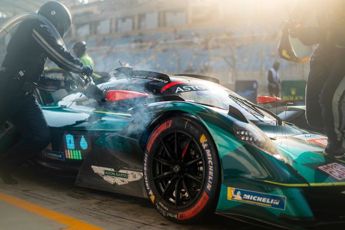 #009 Aston Martin Thor Team Aston Martin Valkyrie: Алекс Риберас, Марко Соренсен, Роман Де Анджелис