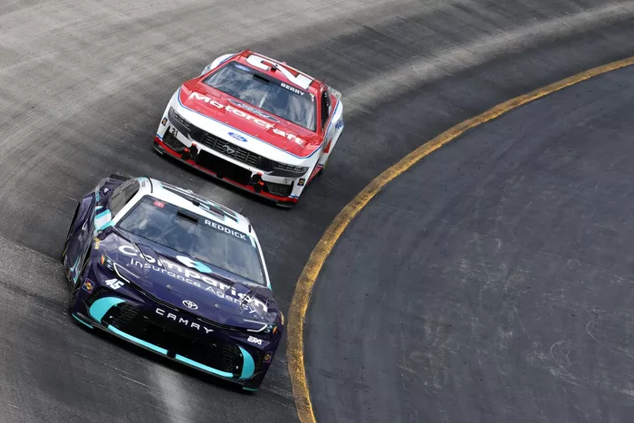 Tyler Reddick, 23XI Racing, Josh Berry, Wood Brothers Racing