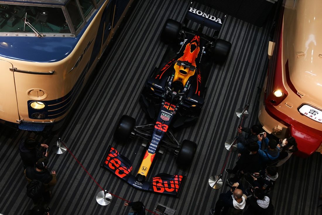 レッドブルRB16B、クハネ581、クハ489