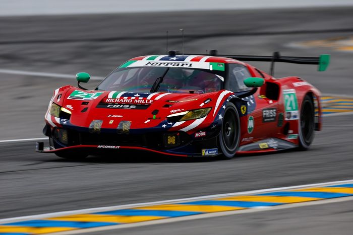 #21 AF Corse USA Ferrari 296 GT3 EVO: Simon Mann, Lilou Wadoux Ducellier, Antonio Fuoco, Tommaso Mosca