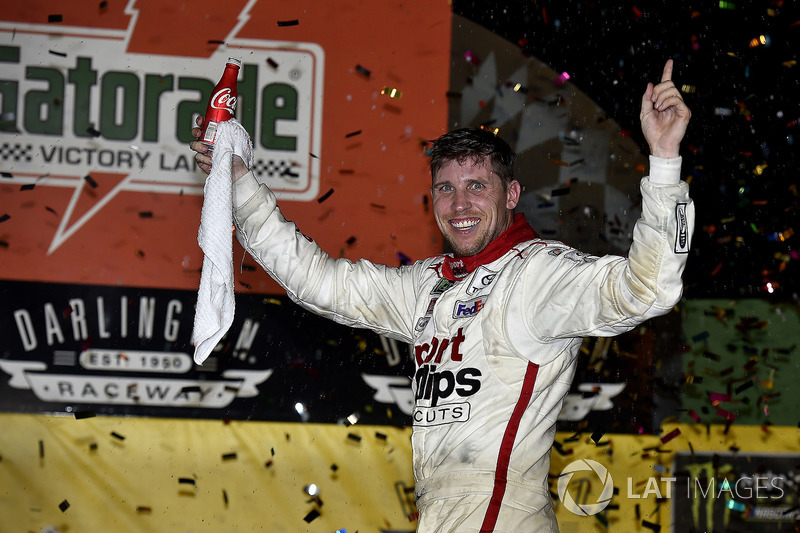 Ganador de la carrera Denny Hamlin, Joe Gibbs Racing Toyota