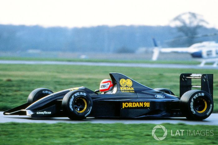 John Watson prueba en pista el Jordan 911 (1990)