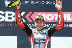 Podium : le vainqueur Roberto Rolfo