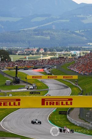 Sergio Pérez, Sahara Force India F1 VJM10, Valtteri Bottas, Mercedes AMG F1 W08