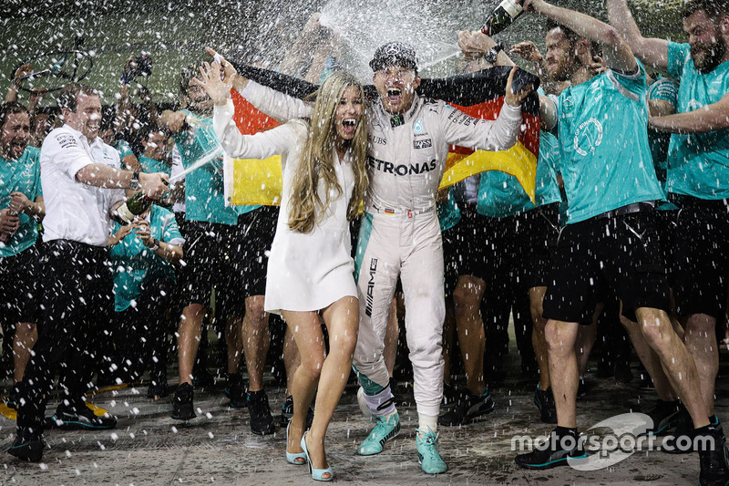 Nico Rosberg, Mercedes AMG F1 celebrates his World Championship with his wife Vivian Rosberg, and th