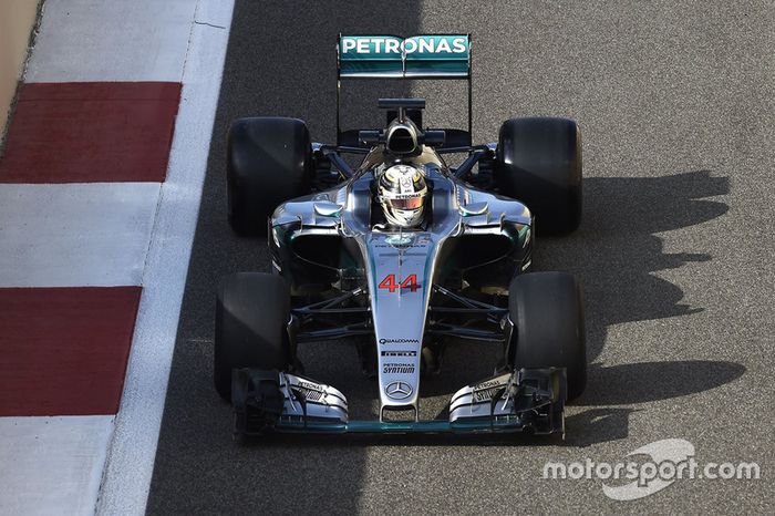 50 kilómetros: Lewis Hamilton