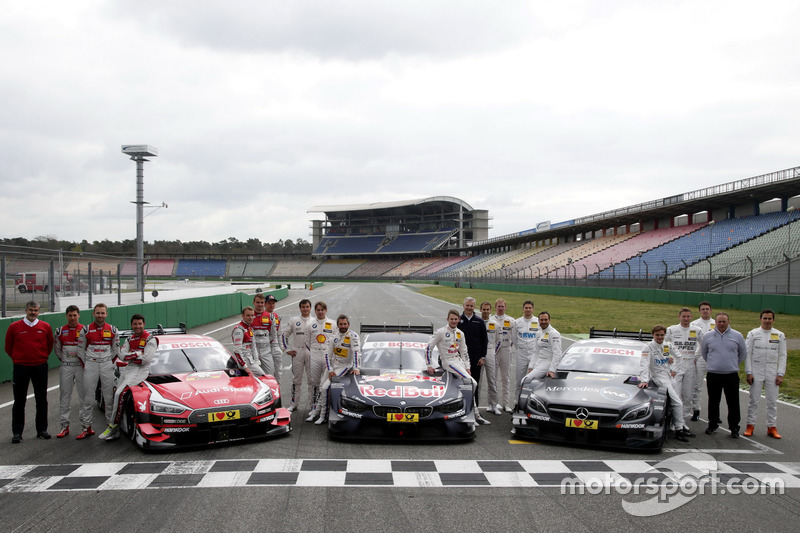 Gruppenfoto: Die DTM-Fahrer 2017 mit Dieter Gass, Audi; Jens Marquardt, BMW; Ullrich Fritz, Mercedes