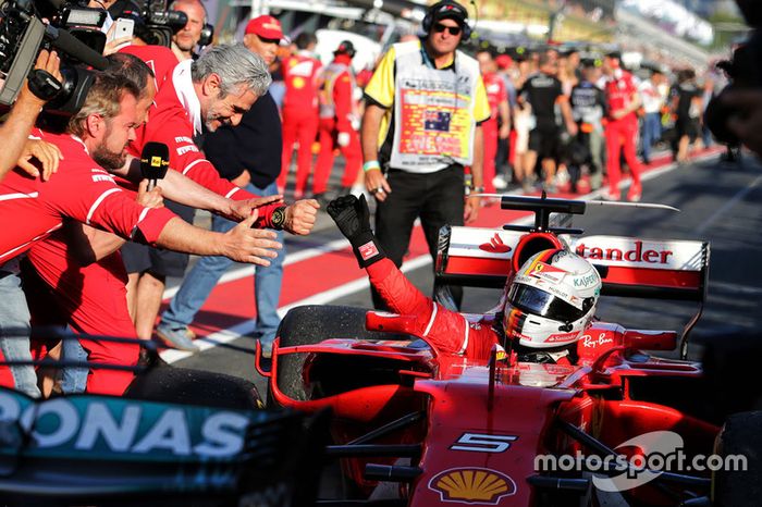 El ganador Sebastian Vettel, Ferrari SF70H