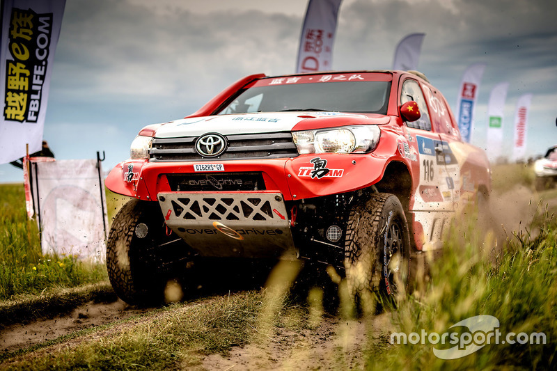 #116 Toyota Hilux: Yong Zhou, Pascal Maimon