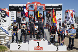 Podium : les vainqueurs Thierry Neuville, Nicolas Gilsoul, Hyundai i20 Coupe WRC, Hyundai Motorsport, les deuxièmes Sébastien Ogier, Julien Ingrassia, M-Sport, Ford Fiesta WRC, les troisièmes Dani Sordo, Marc Marti, Hyundai Motorsport, Hyundai i20 Coupe WRC