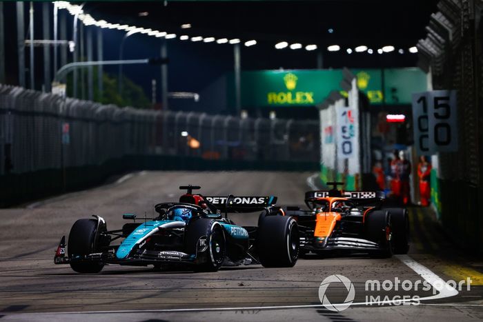 George Russell, Mercedes F1 W15 lucha con Oscar Piastri, McLaren MCL38