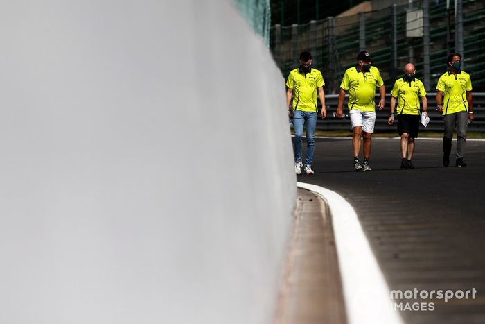 #98 Aston Martin Racing Aston Martin Vantage: Paul Dalla Lana, Augusto Farfus, Ross Gunn 