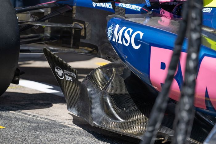 Alpine A525 technical detail