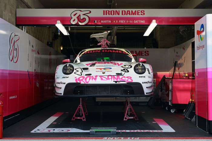 #85 Iron Dames Porsche 911 GT3 R LMGT3