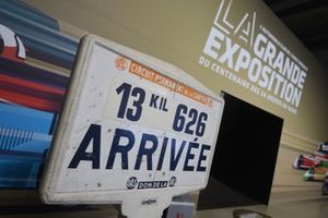 La Grande Exposition with a historical finish signage from Le Mans