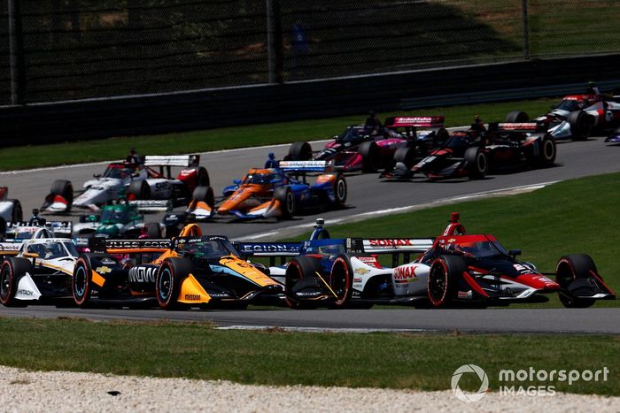 Arrancada: Patricio O'Ward, Arrow McLaren SP Chevrolet,  Rinus VeeKay, Ed Carpenter Racing Chevrolet,  Scott McLaughlin, Team Penske Chevrolet,  Alex Palou, Chip Ganassi Racing Honda,  Felix Rosenqvist, Arrow McLaren SP Chevrolet,  Alexander Rossi, Andretti Autosport Honda