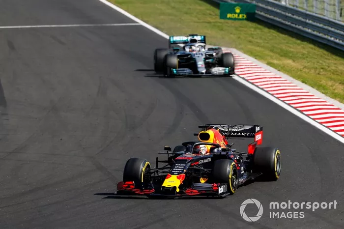 Max Verstappen, Red Bull Racing RB15, Lewis Hamilton, Mercedes AMG F1 W10