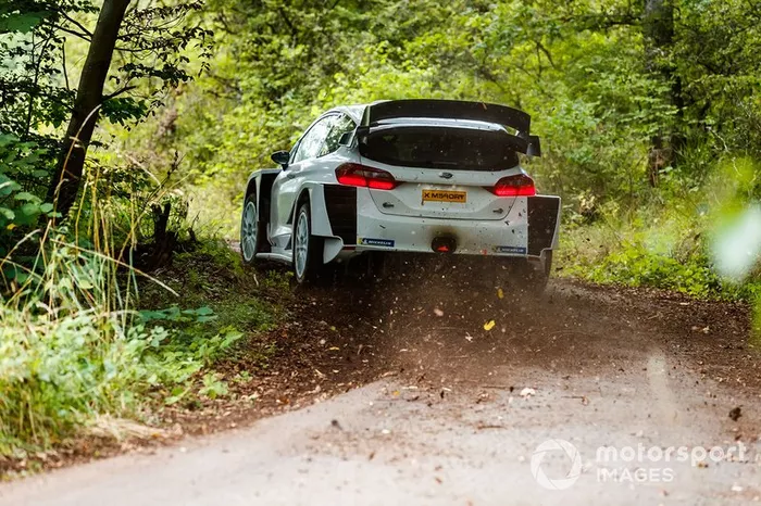 Valtteri Bottas prova la Ford Fiesta WRC del team M-Sport