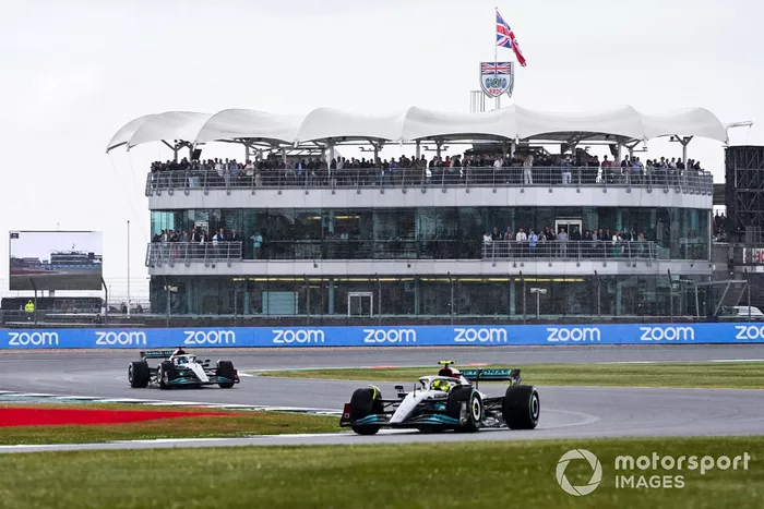Lewis Hamilton, Mercedes W13, George Russell, Mercedes W13