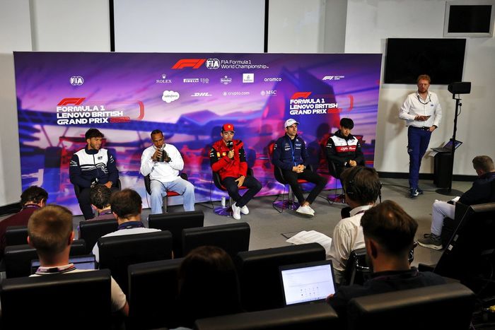 Pierre Gasly, Scuderia AlphaTauri, Lewis Hamilton, Mercedes-AMG, Charles Leclerc, Ferrari, Nicholas Latifi, Williams Racing, Zhou Guanyu, Alfa Romeo F1 Team