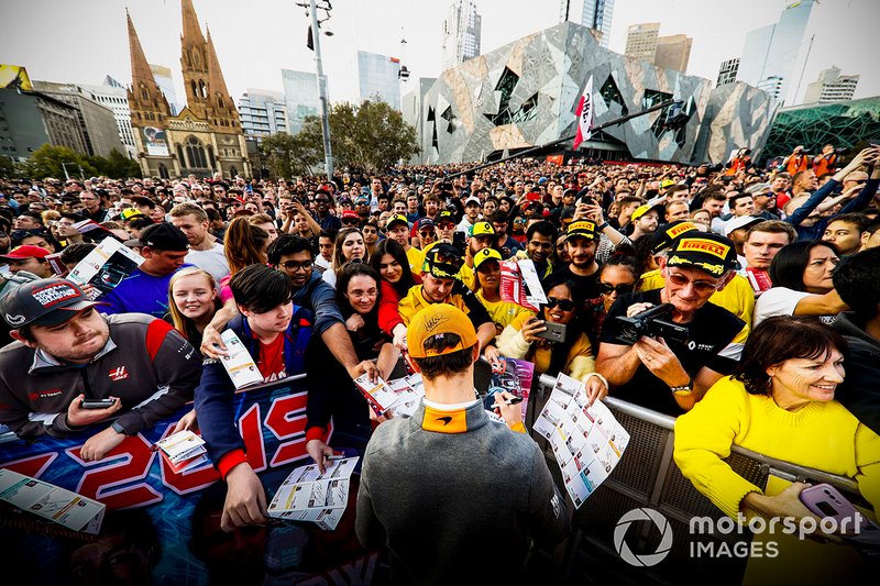 Lando Norris, McLaren signs a autograph for fans at the Federation Square event