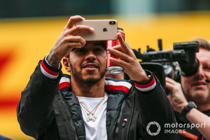 Lewis Hamilton: 399,6 millones