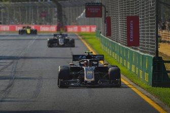Kevin Magnussen, Haas F1 Team VF-19, voor Romain Grosjean, Haas F1 Team VF-19