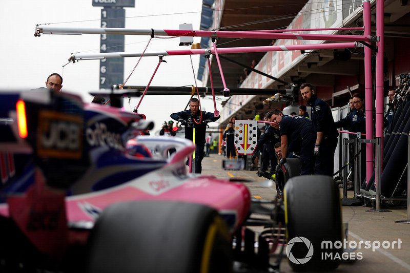 Sergio Perez, Racing Point F1 Team RP19, s'arrête au stand