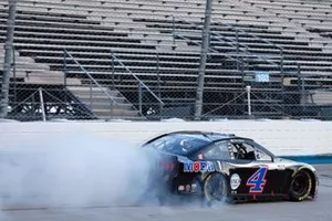 Race Winner Kevin Harvick, Stewart-Haas Racing, Ford Mustang