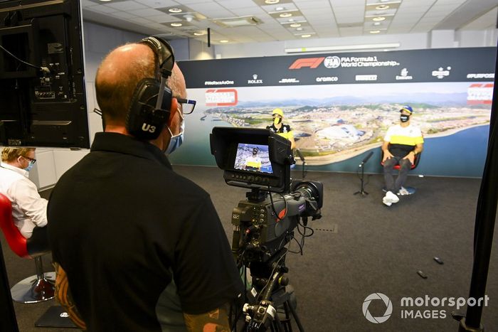 Daniel Ricciardo, Renault F1 en la conferenci de prensa