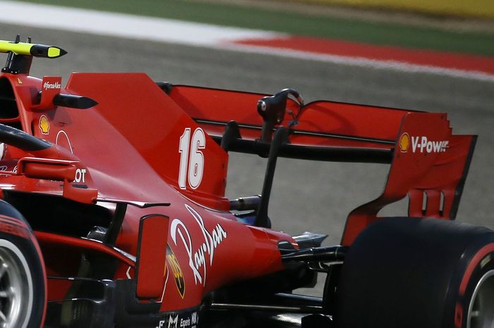Detalle del alerón trasero de Charles Leclerc, Ferrari SF1000