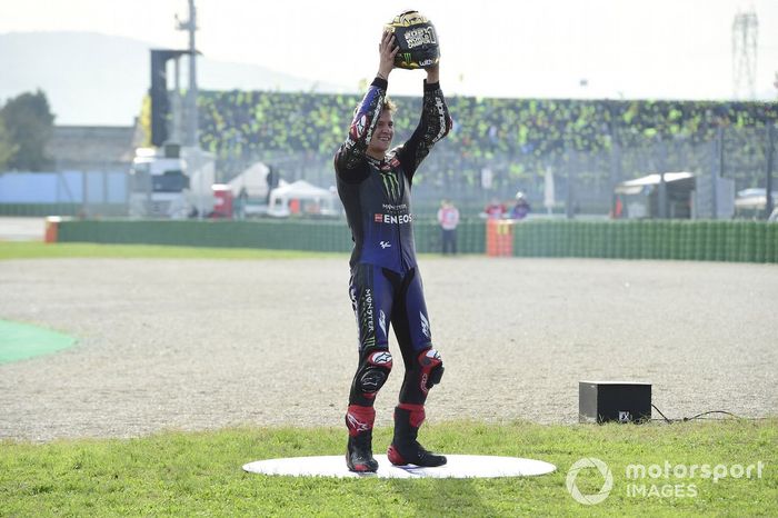 El Campeón del Mundo Fabio Quartararo, Yamaha Factory Racing celebra