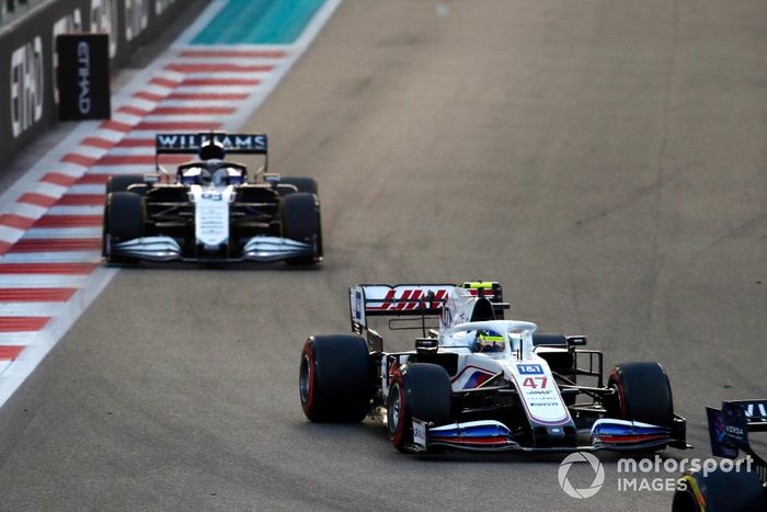 Mick Schumacher, Haas VF-21, George Russell, Williams FW43B