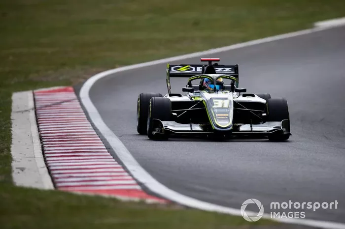 Logan Sargeant, Carlin Buzz Racing
