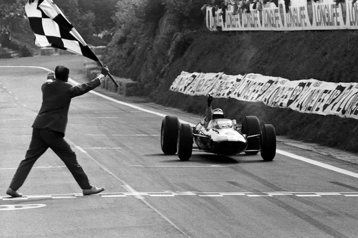 Race winner Jim Clark, Lotus 33