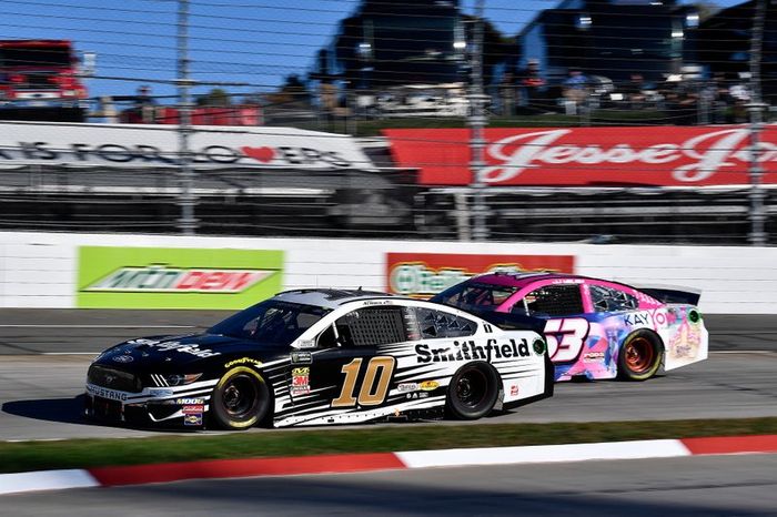 Aric Almirola, Stewart-Haas Racing, Ford Mustang Smithfield