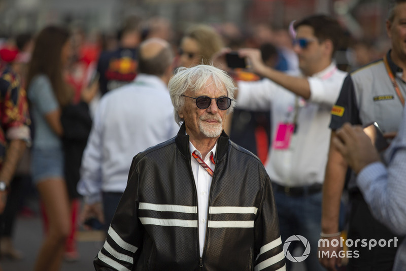 Bernie Ecclestone op de grid 