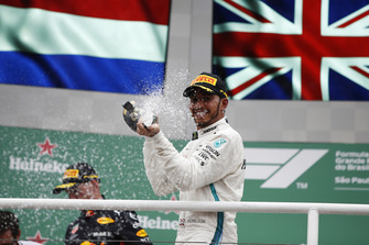 Lewis Hamilton, Mercedes AMG F1 op het podium