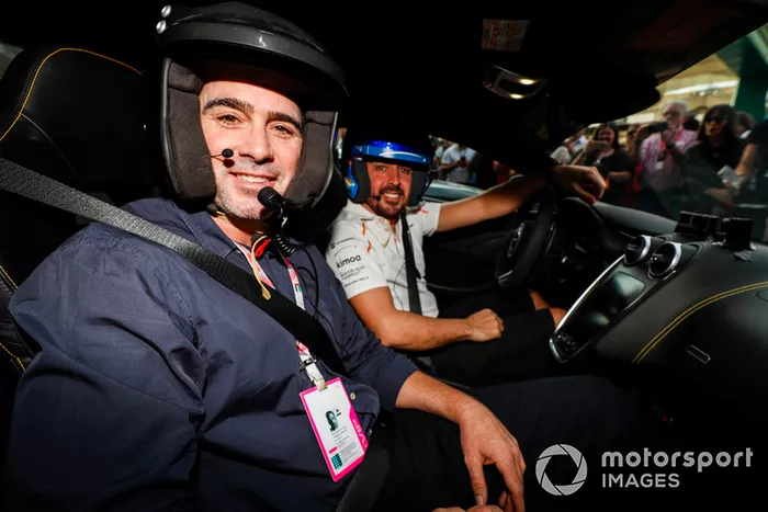 Jimmie Johnson con Fernando Alonso, McLaren 