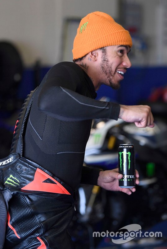 Galería: el test de Hamilton en Jerez con la Superbike