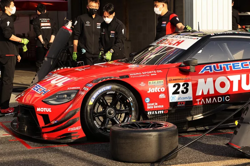 #23 MOTUL AUTECH Z