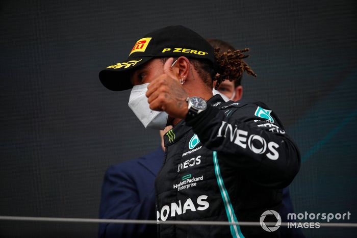 Podio: segundo lugar Lewis Hamilton, Mercedes