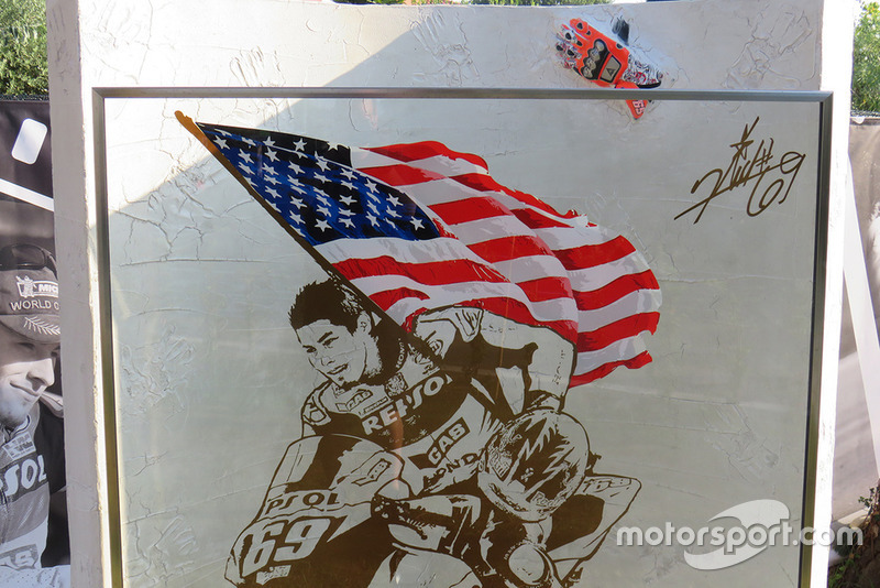 Una visita al monumento conmemorativo de Nicky Hayden en el lugar de su fatal accidente de bicicleta