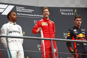 Yarış galibi Sebastian Vettel, Ferrari, 2. Lewis Hamilton, Mercedes AMG F1, 3. Max Verstappen, Red Bull Racing